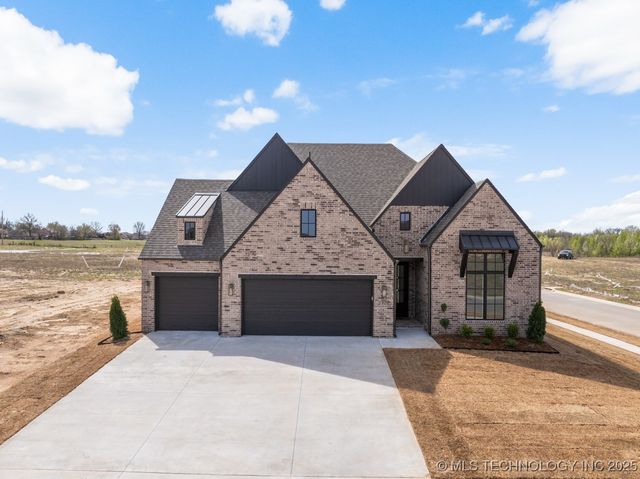 2707 W South Park Place, Broken Arrow, OK 74012