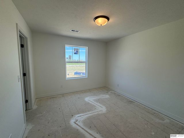 21433 Y Street, Elkhorn, NE 68022