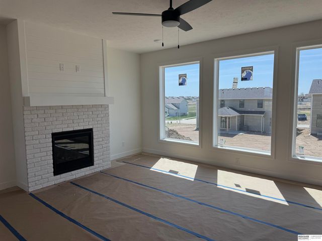 21433 Y Street, Elkhorn, NE 68022