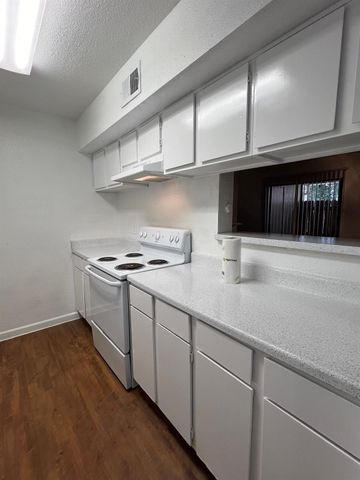 19700 Hickory Twig Way Way 15, Spring, TX 77388