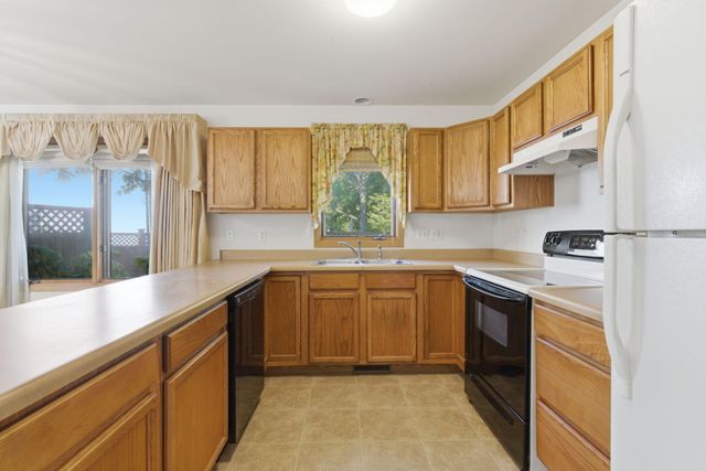 903 Hampton Court, Valparaiso, IN 46383