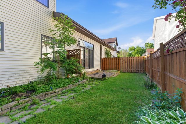 903 Hampton Court, Valparaiso, IN 46383
