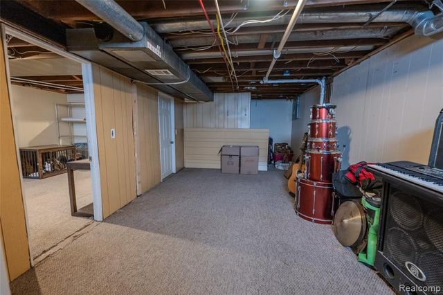 8935 Lincoln Street, Taylor, MI 48180