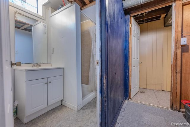 8935 Lincoln Street, Taylor, MI 48180