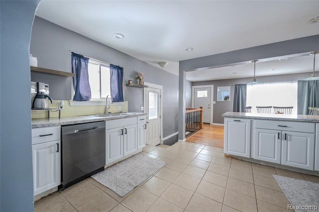 8935 Lincoln Street, Taylor, MI 48180