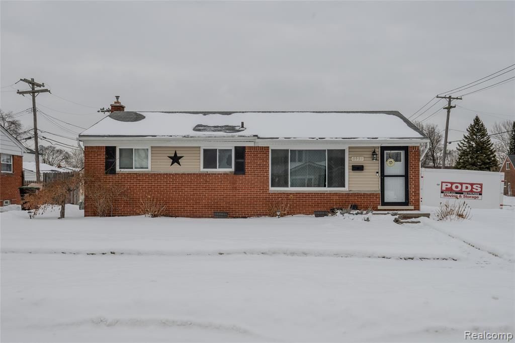 8935 Lincoln Street, Taylor, MI 48180