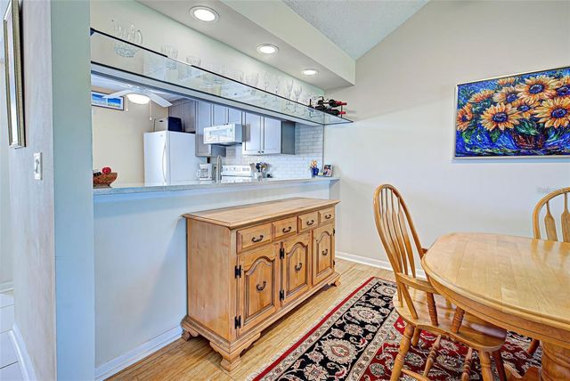 656 BIRD BAY CIRCLE 11, Venice, FL 34285