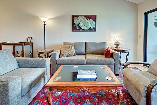 656 BIRD BAY CIRCLE 11, Venice, FL 34285