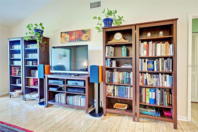 656 BIRD BAY CIRCLE 11, Venice, FL 34285