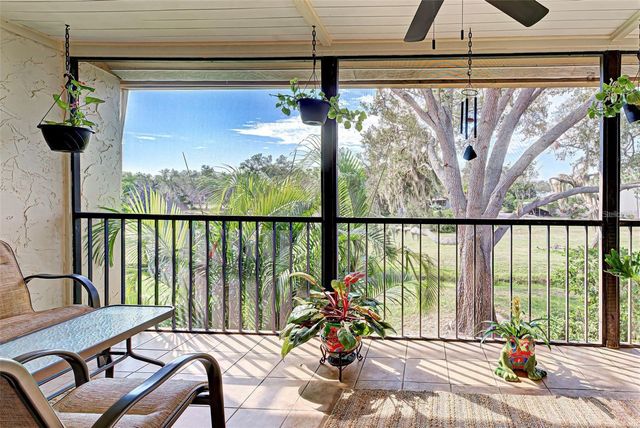 656 BIRD BAY CIRCLE 11, Venice, FL 34285