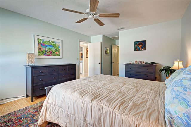 656 BIRD BAY CIRCLE 11, Venice, FL 34285