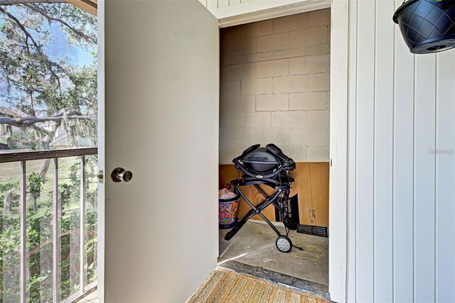 656 BIRD BAY CIRCLE 11, Venice, FL 34285