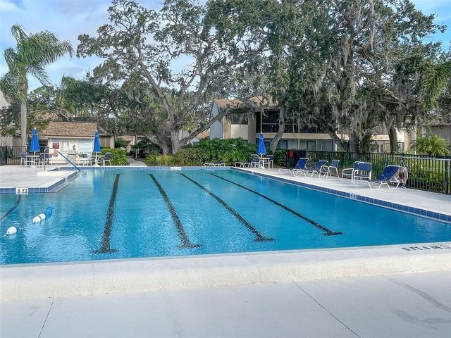 656 BIRD BAY CIRCLE 11, Venice, FL 34285