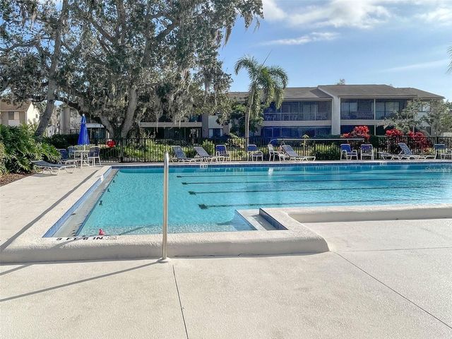 656 BIRD BAY CIRCLE 11, Venice, FL 34285