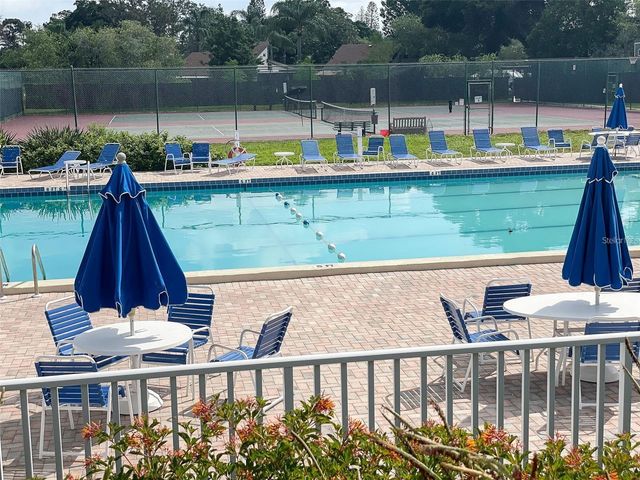 656 BIRD BAY CIRCLE 11, Venice, FL 34285