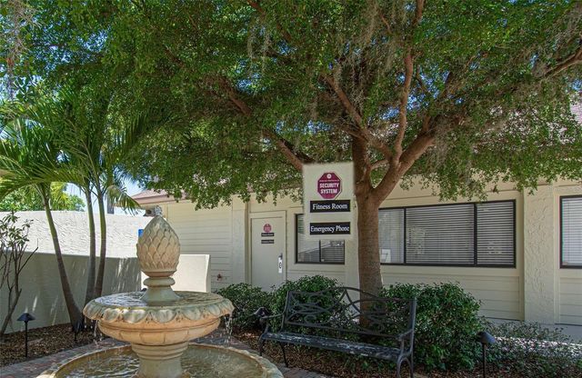 656 BIRD BAY CIRCLE 11, Venice, FL 34285