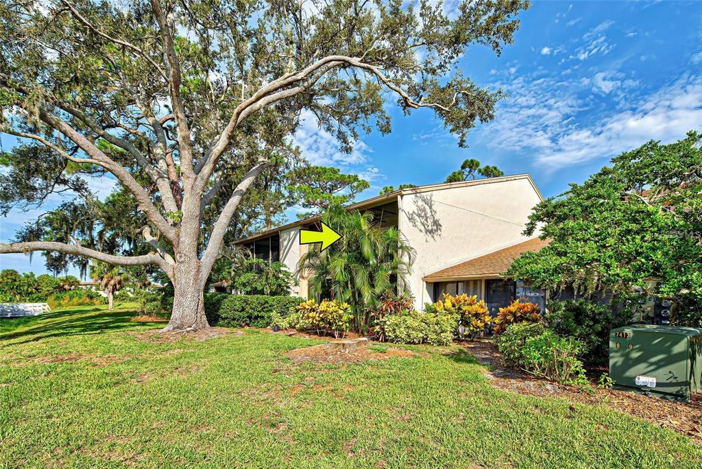 Image 3 of property listing at 656 BIRD BAY CIRCLE 11, Venice, FL 34285