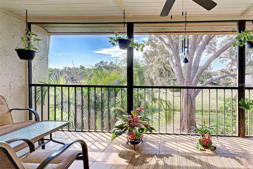 Image 22 of property listing at 656 BIRD BAY CIRCLE 11, Venice, FL 34285