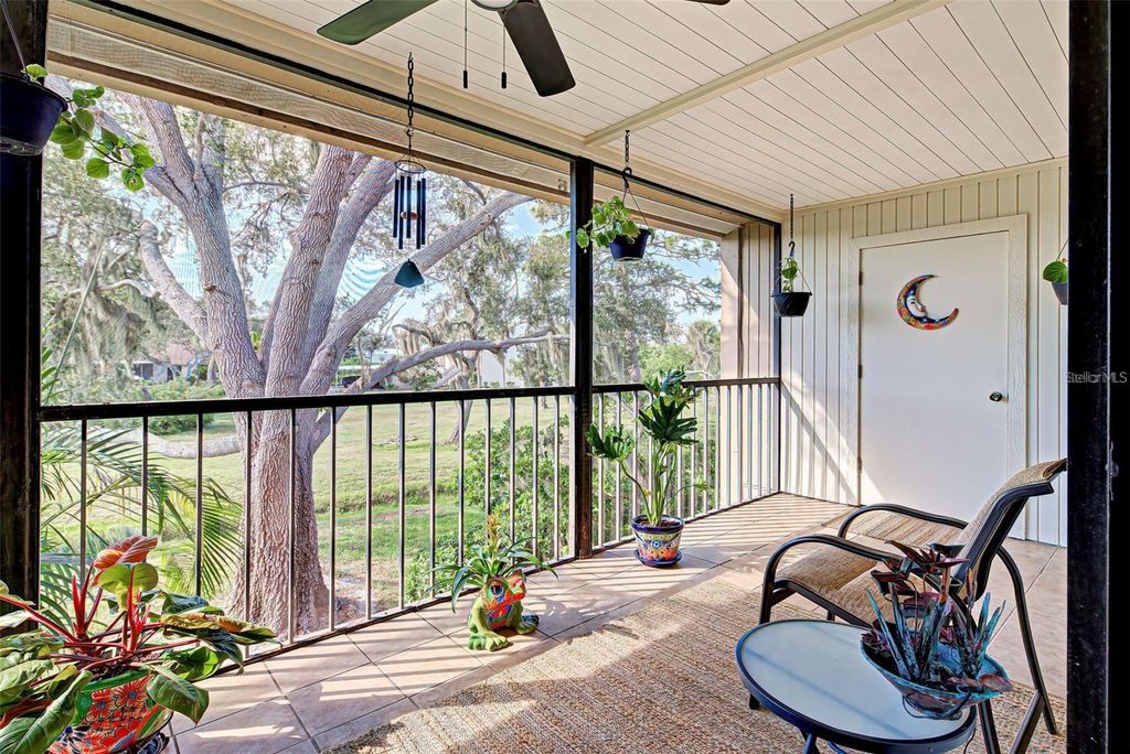 Image 23 of property listing at 656 BIRD BAY CIRCLE 11, Venice, FL 34285