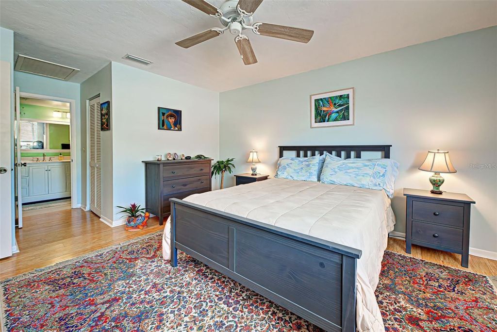 Image 29 of property listing at 656 BIRD BAY CIRCLE 11, Venice, FL 34285