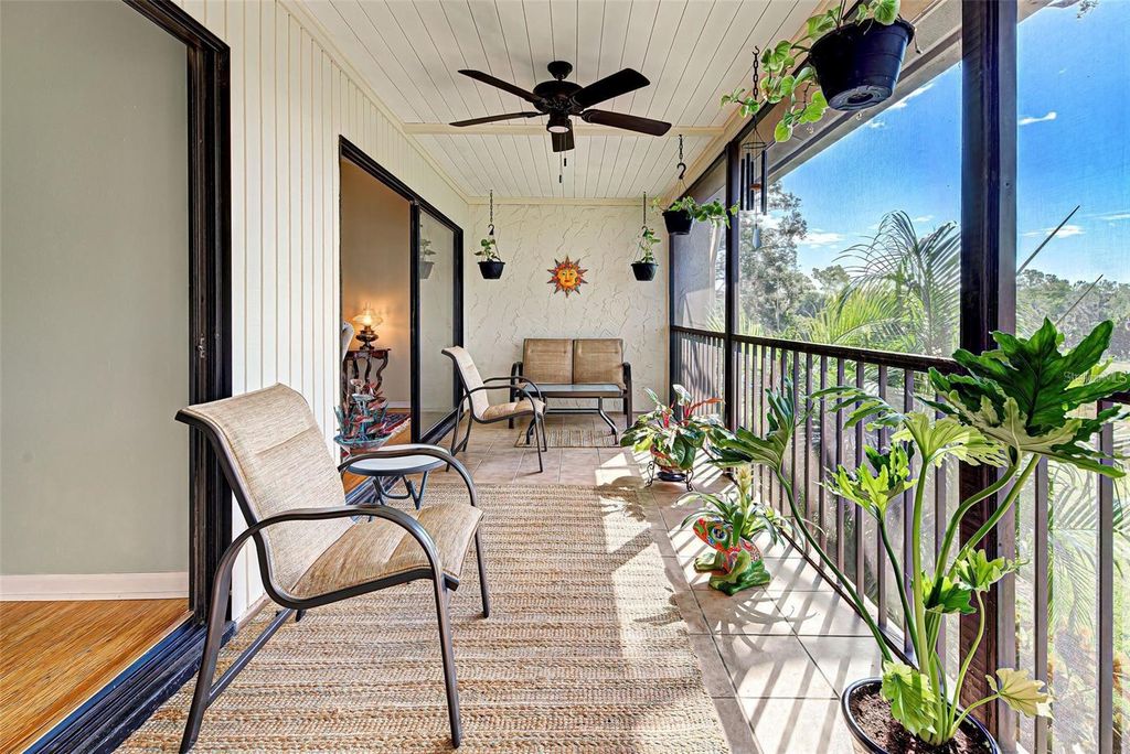 Image 35 of property listing at 656 BIRD BAY CIRCLE 11, Venice, FL 34285