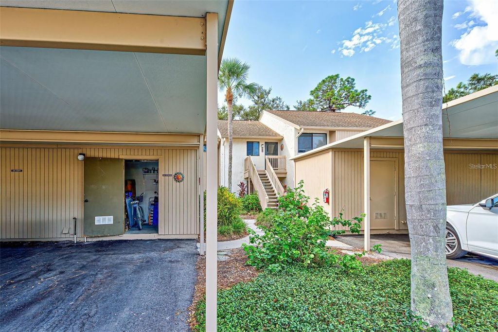 Image 39 of property listing at 656 BIRD BAY CIRCLE 11, Venice, FL 34285