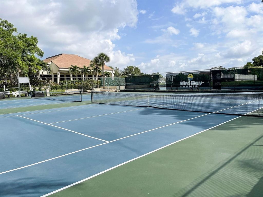 Image 52 of property listing at 656 BIRD BAY CIRCLE 11, Venice, FL 34285