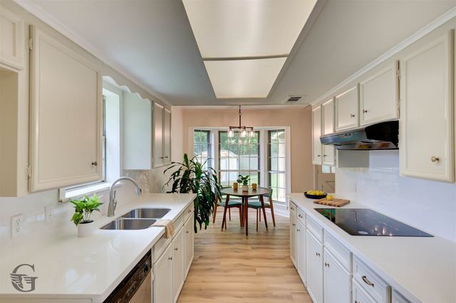 8866 Hedges Drive, Shreveport, LA 71118