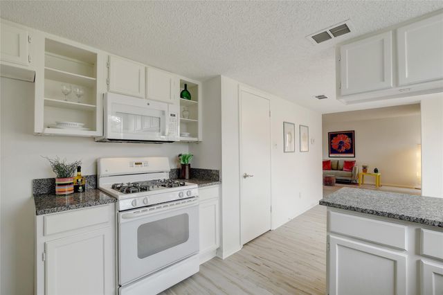 4505 Clarno DR, Austin, TX 78749