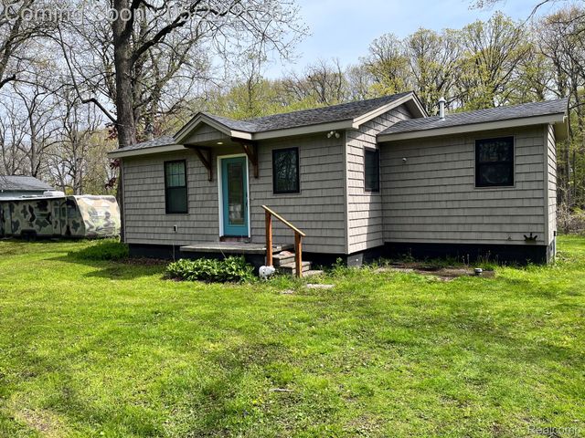 5036 Woodland Lane, East China Township, MI 48054