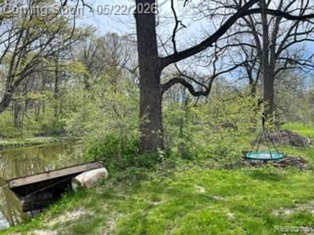 5036 Woodland Lane, East China Township, MI 48054