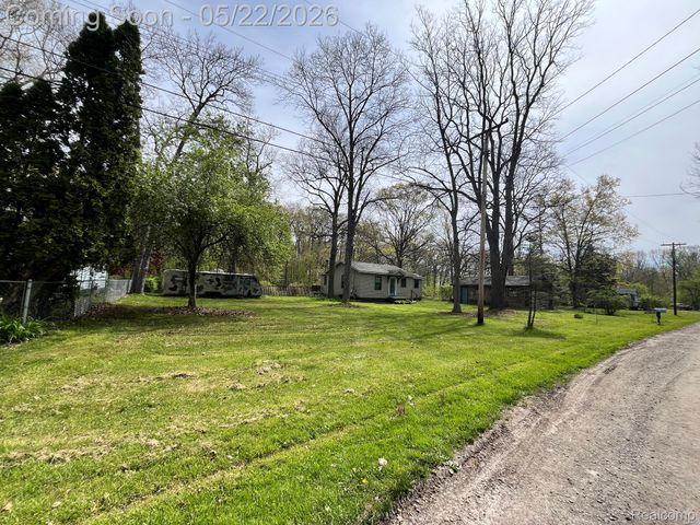 5036 Woodland Lane, East China Township, MI 48054