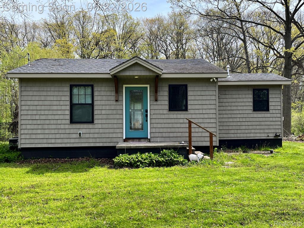 5036 Woodland Lane, East China Township, MI 48054