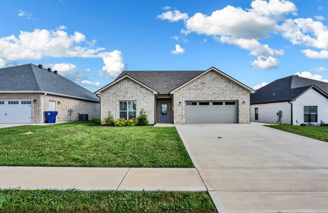 814 Willowicke Dr, Clarksville, TN 37043