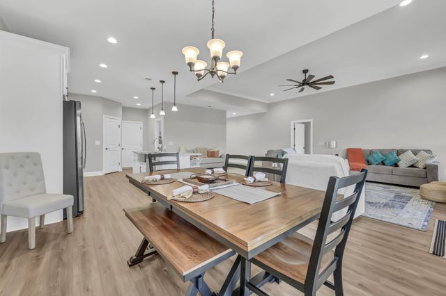 814 Willowicke Dr, Clarksville, TN 37043