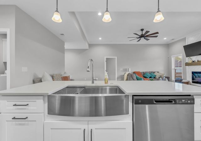 814 Willowicke Dr, Clarksville, TN 37043