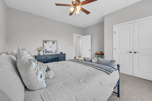 814 Willowicke Dr, Clarksville, TN 37043