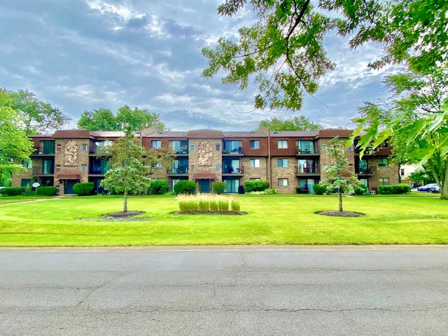 111 W Brandon Court E24, Palatine, IL 60067