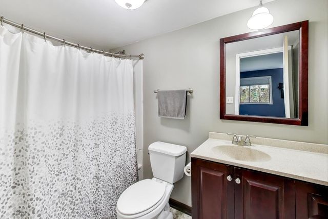 111 W Brandon Court E24, Palatine, IL 60067