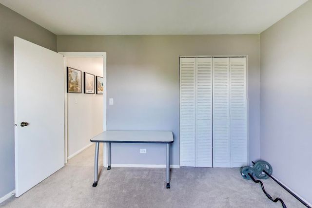 111 W Brandon Court E24, Palatine, IL 60067