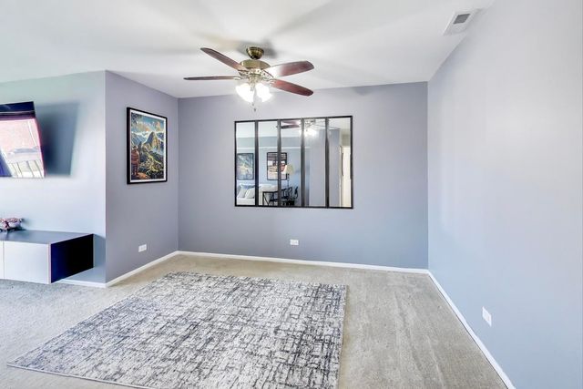 111 W Brandon Court E24, Palatine, IL 60067