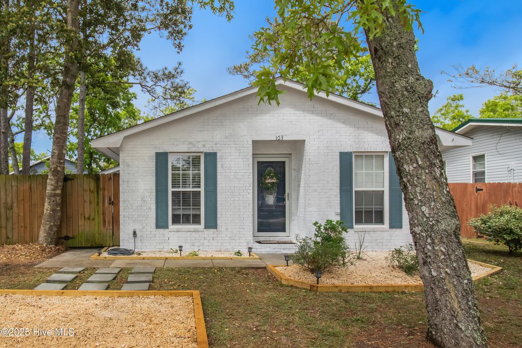 103 NE 23rd Street, Oak Island, NC 28465