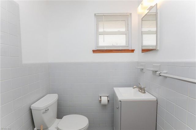 2 Polaris St # A, Hampton, VA 23669