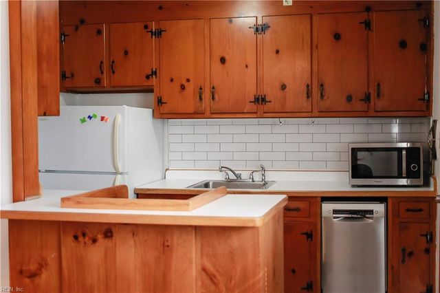 2 Polaris St # A, Hampton, VA 23669