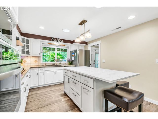 1320 INGLEWOOD Ave, Eugene, OR 97401