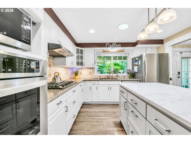 1320 INGLEWOOD Ave, Eugene, OR 97401