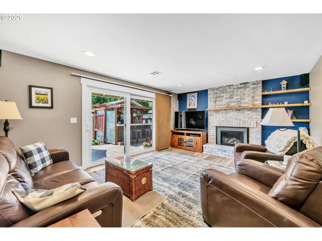 1320 INGLEWOOD Ave, Eugene, OR 97401