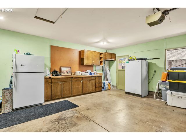1320 INGLEWOOD Ave, Eugene, OR 97401