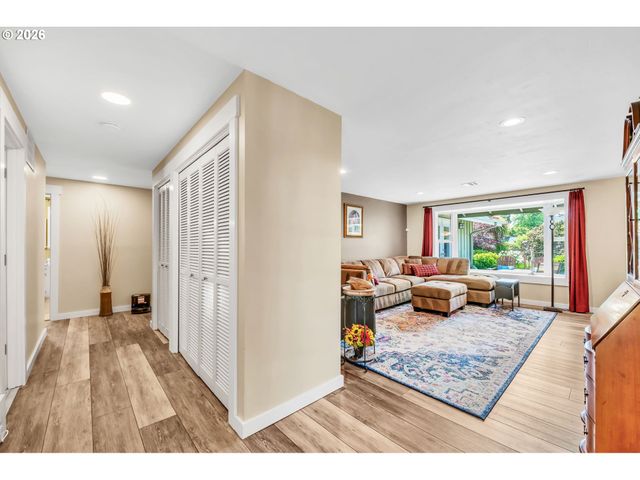 1320 INGLEWOOD Ave, Eugene, OR 97401
