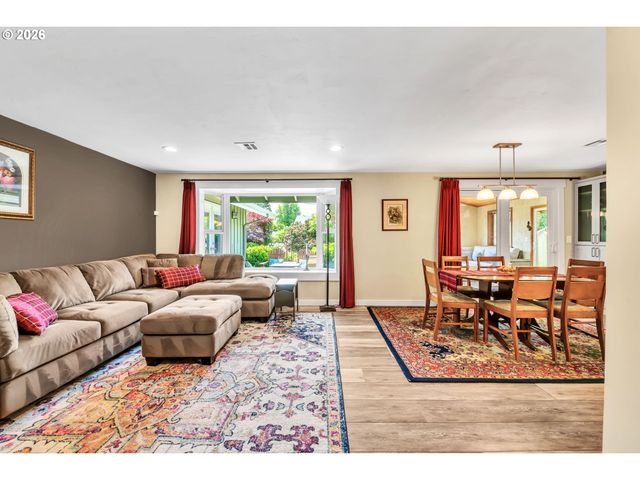 1320 INGLEWOOD Ave, Eugene, OR 97401